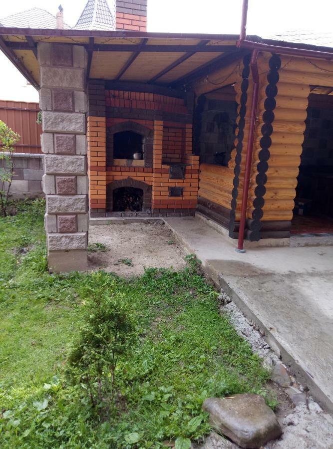 Villa Zatushok Pid Goroyu Werchowyna Exterior foto